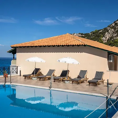 Sunset Triple 2 Apartment